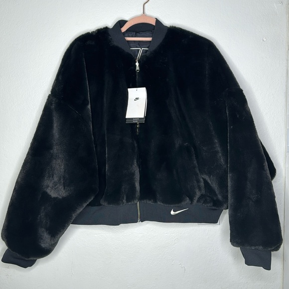NWT NIKE FAUX FUR REVERSIBLE BOMBER JACKET SIZE LARGE BLACK - Picture 2 of 9